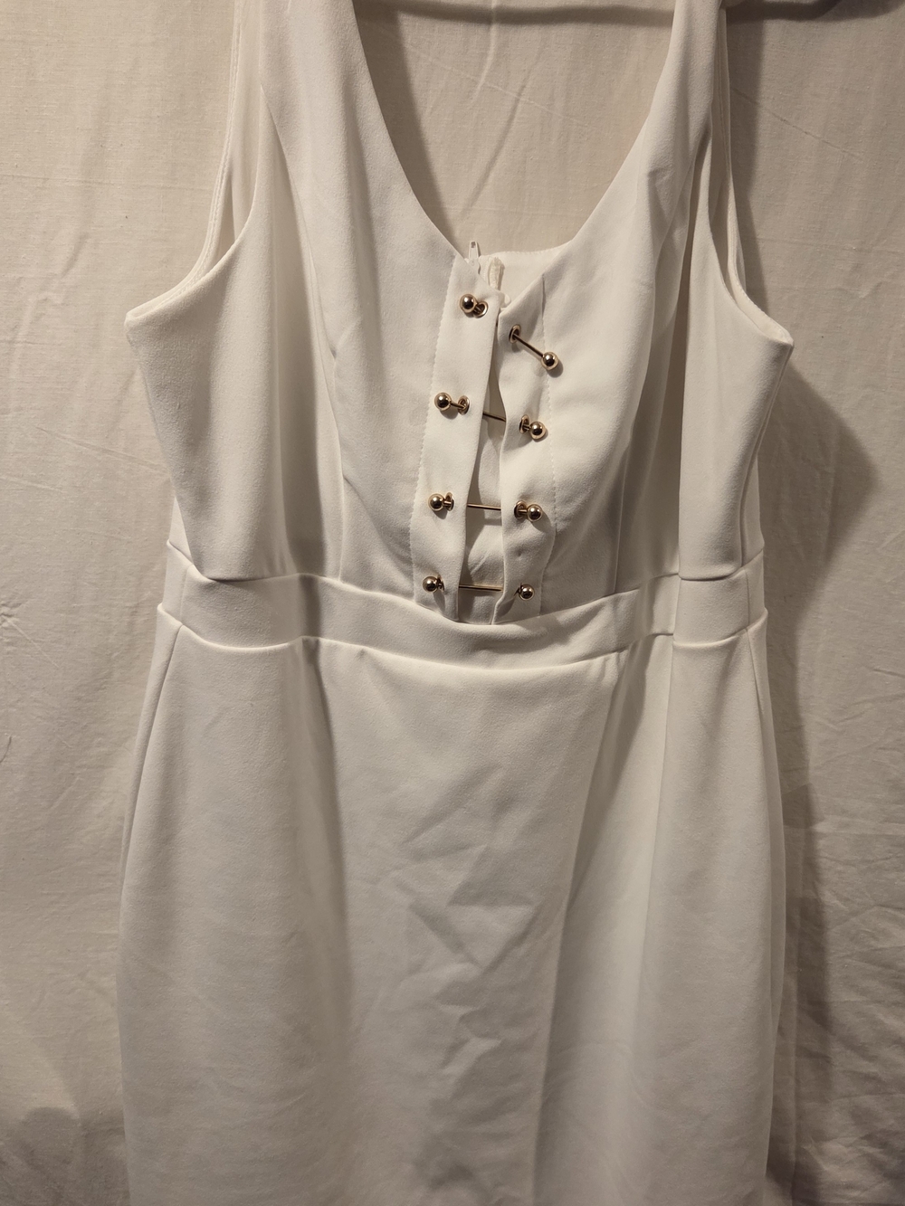 Permer Amour White Sleeveless Dress Size 14 Gold Button Front Elegant Cocktail